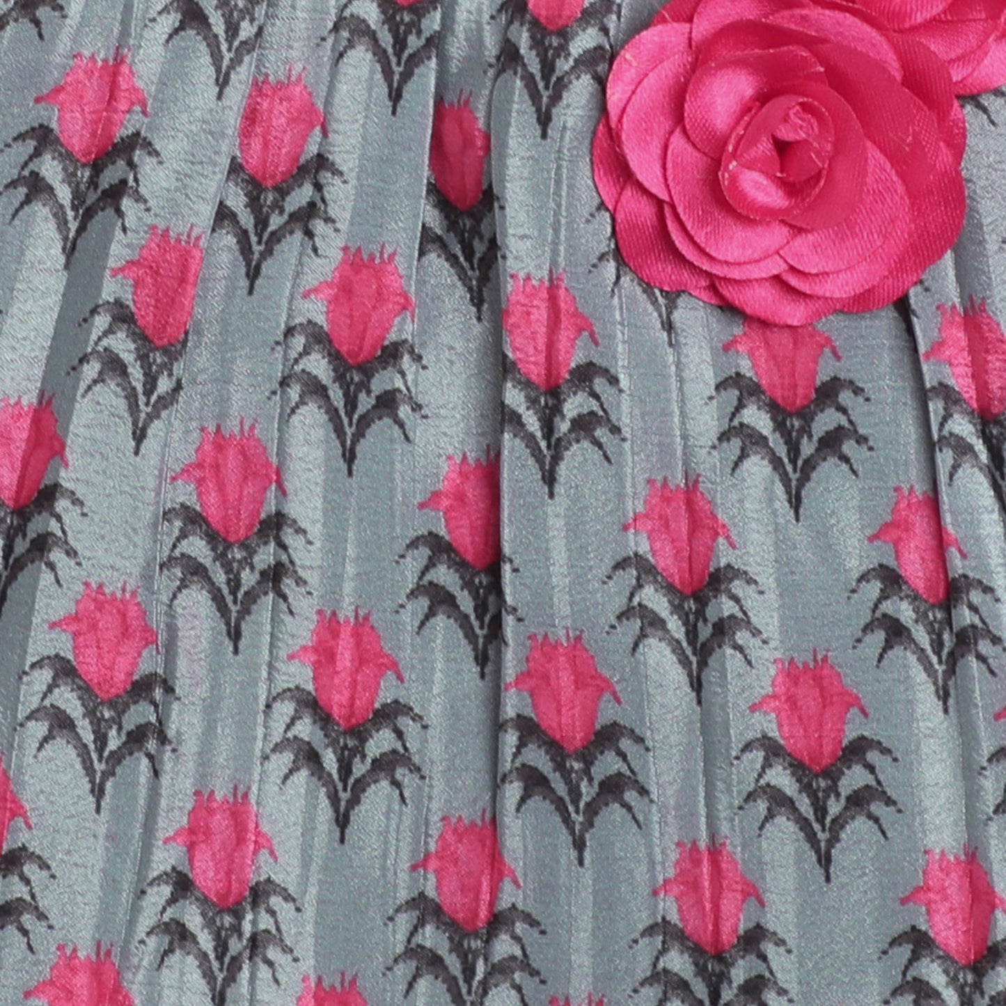 Many Frocks & sleeveless pleated choli lengha dupatta set - Pink & Grey