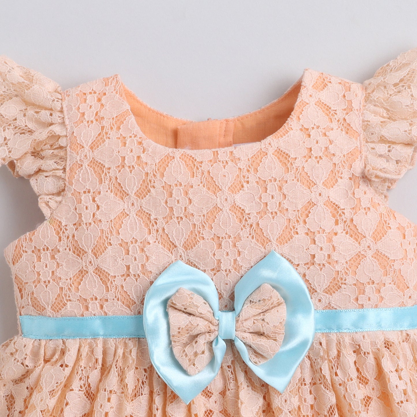 Many Dresss & Net Flutter Sleeves Bow Embellished Knee Length  Girls Party Dress-Peach