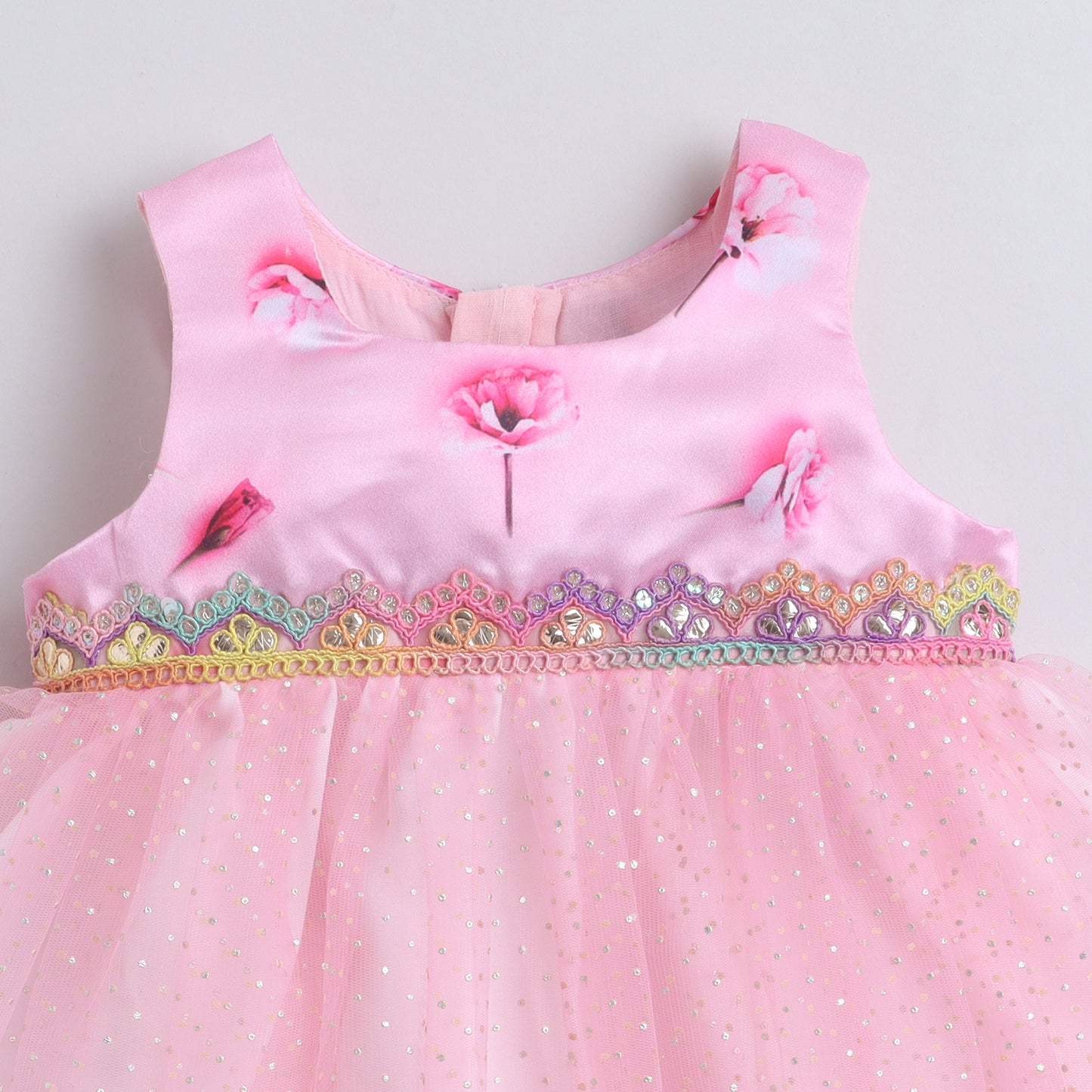 Many Dresss & Silver Dot Net  Sleeveless Lace Embellished Knee Length Baby Party Dress-Pink