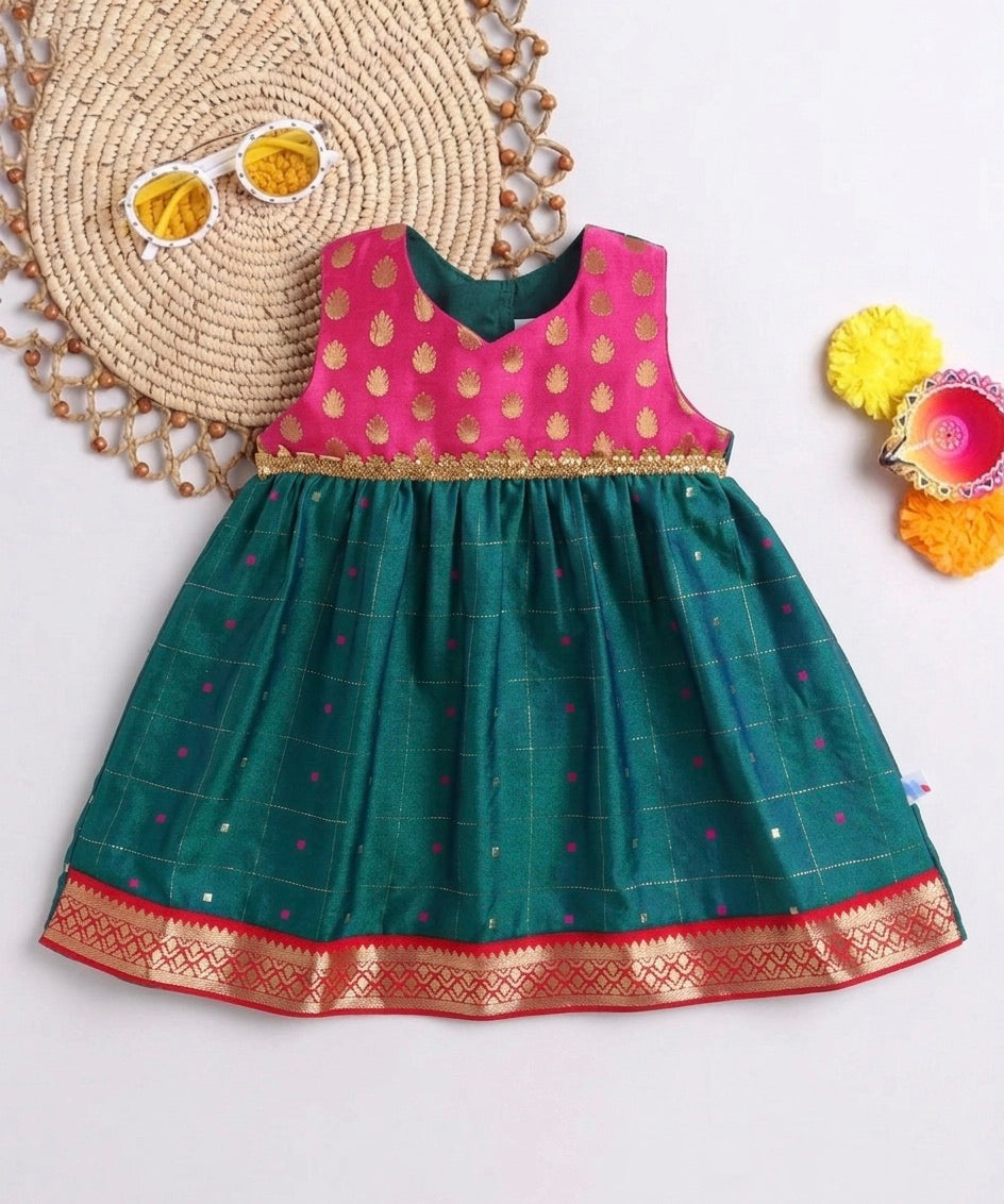 Many Frocks & Poly Silk Woven Sleeveless Woven Multicolour Boti Lace Embellished Knee Length  Baby Ethnic Dress - Green & Pink