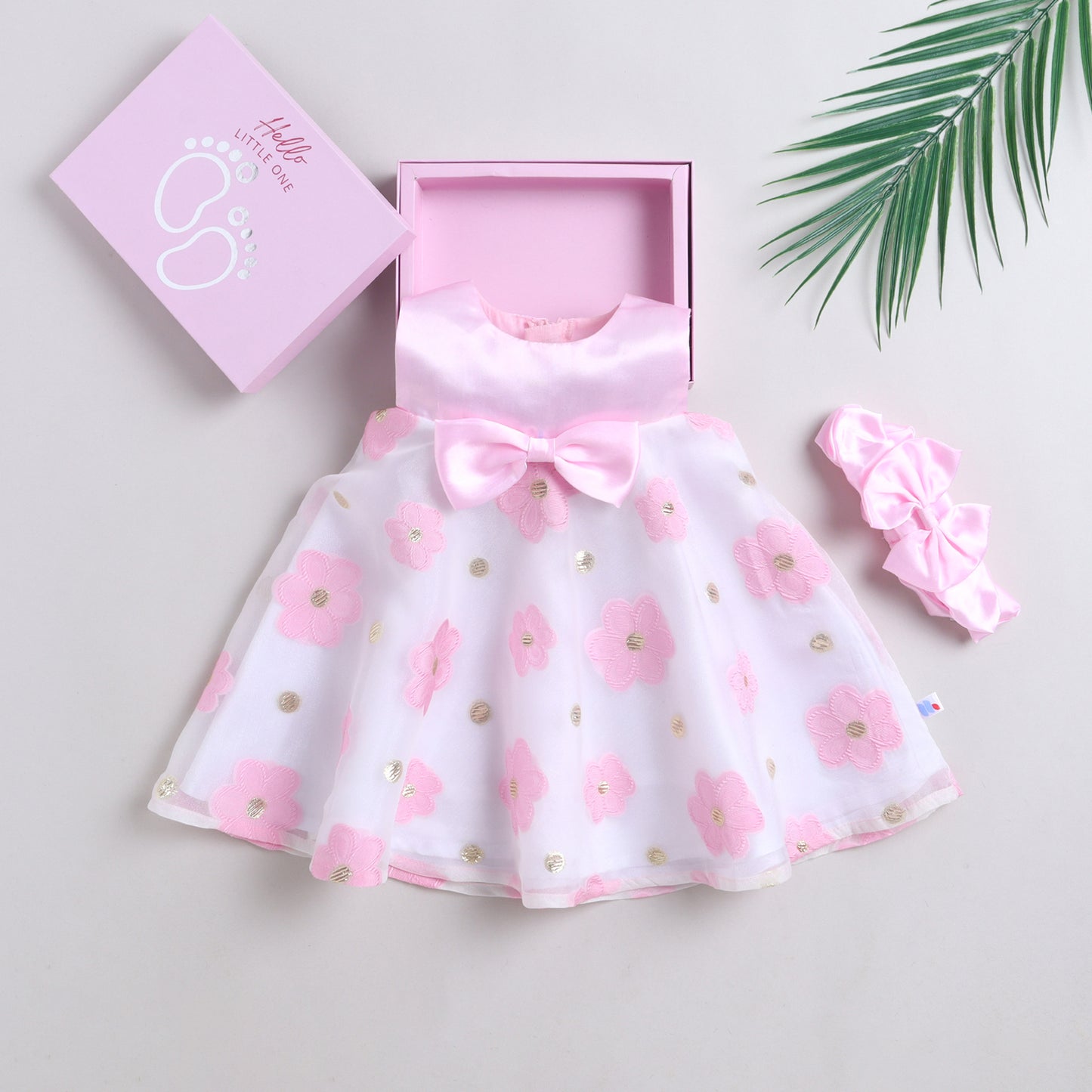 Many Frocks &amp; Organza Sleeveless Bow Embellished Knee Length Baby&nbsp; Dress With Hairband Gifting Set - White &amp; Pink
