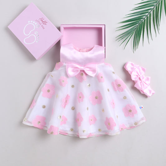 Many Frocks &amp; Organza Sleeveless Bow Embellished Knee Length Baby&nbsp; Dress With Hairband Gifting Set - White &amp; Pink