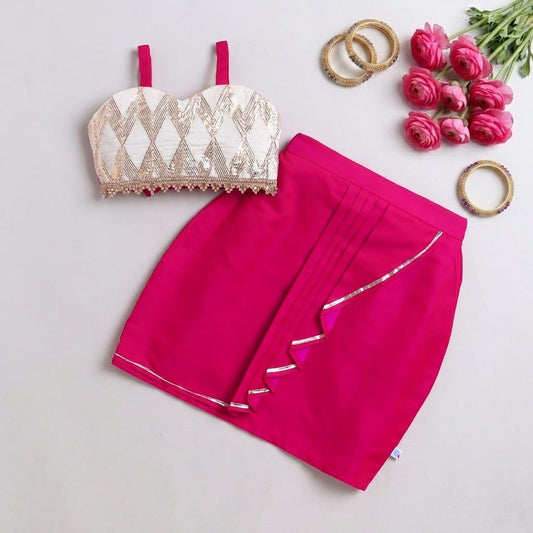 Many Frocks & Slik & Chanderi Sleeveless Gottapatti Lace Embellished Lehenga Choli Dupatta Set- Off White & Pink