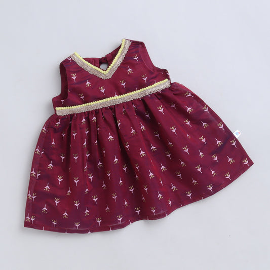 Many Frocks & Chanderi Sleeveless Printed Lace Embellished Knee Length Baby Ethnic Dress - Maroon
