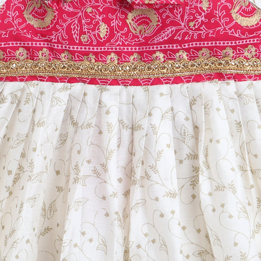 Many Frocks & Chanderi Sleeveless Printed Lace Embellished Knee Length Flared Baby Jhabla Ethnic Dress - Off White & Pink
