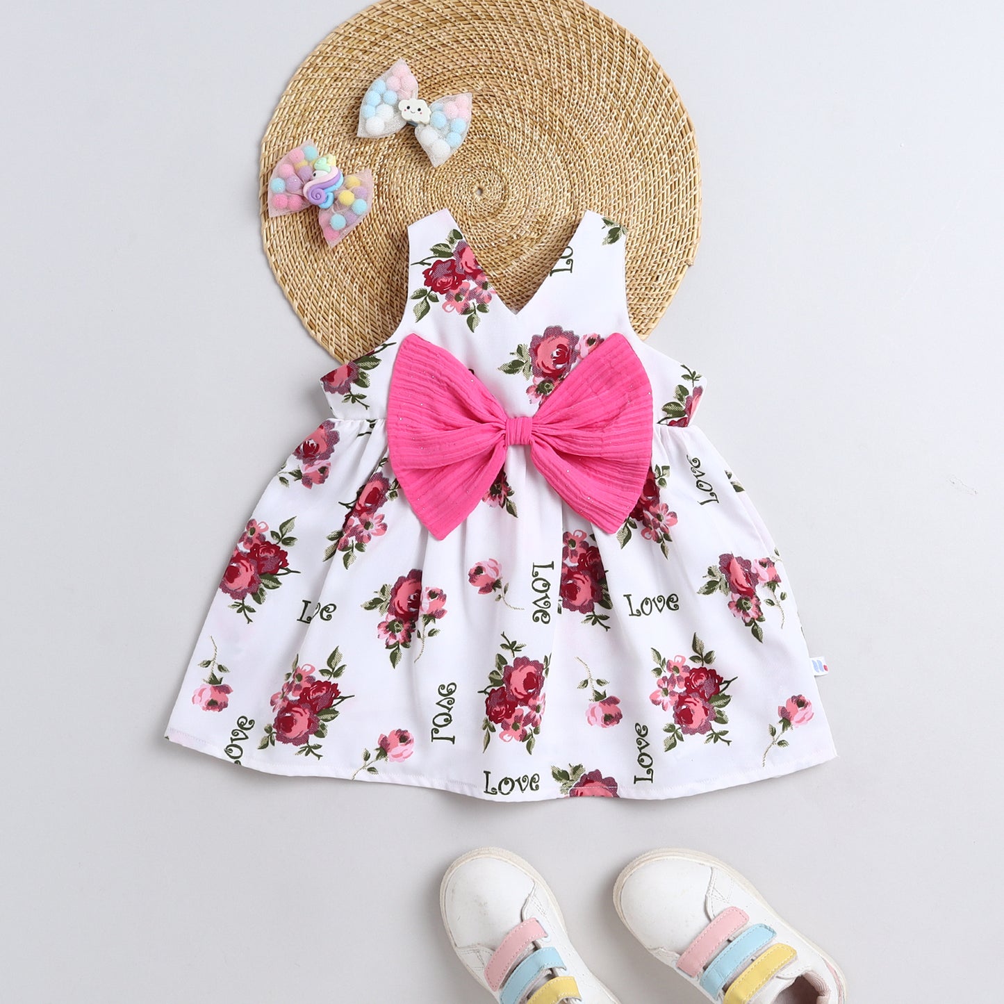 Many Frocks & Sleeveless Bow Embellished Floral Printed Knee Length Flared A Line  Girls  Casual Dress -White&Pink