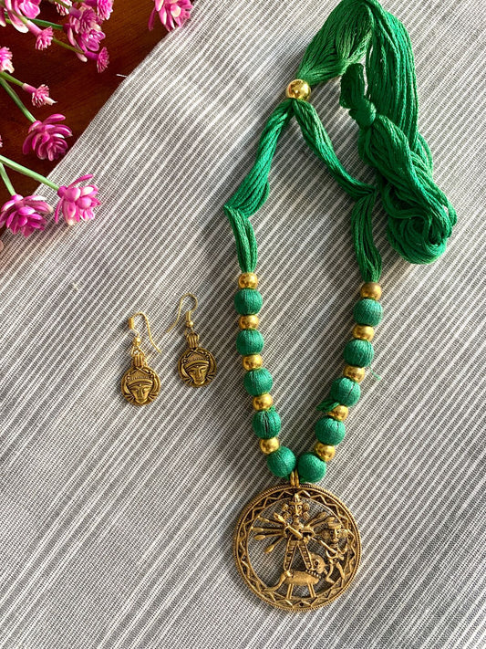 Handmade neckpiece - Green/Gold