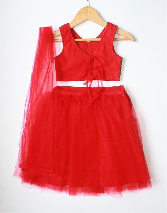 Many frocks & Bandhani Sleeveless Choli With Flared Lehenga & Dupatta - Green & Red